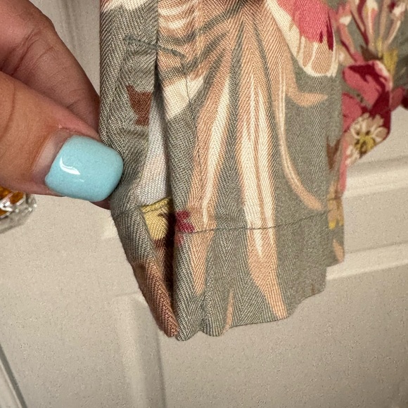 ISLANDER HAWAIIAN SHIRT. WOMENS BUTTON UP TROPICAL SHORT SLEEVE SHIRT. LIKE NEW - Picture 4 of 12